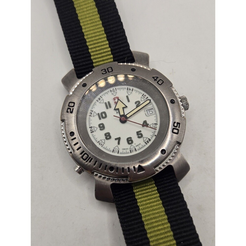 Vintage Swiss Army Silver Tone Quartz Analog Men's Watch. New Batt + Band.